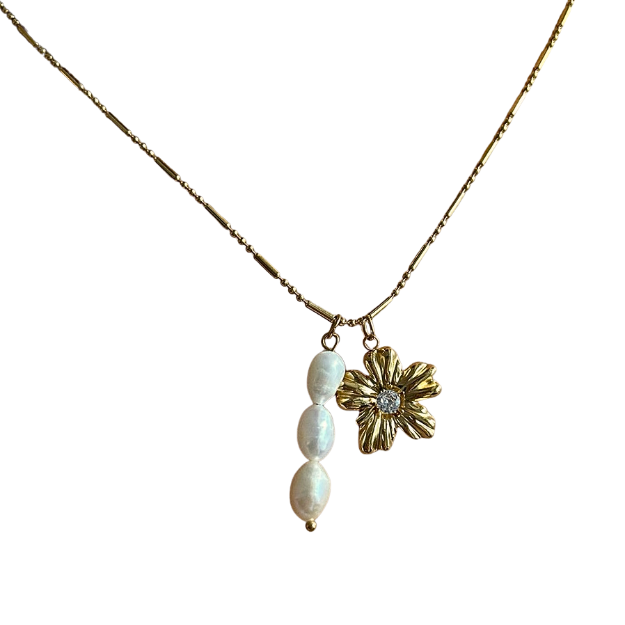 Petals and pearls - Necklace
