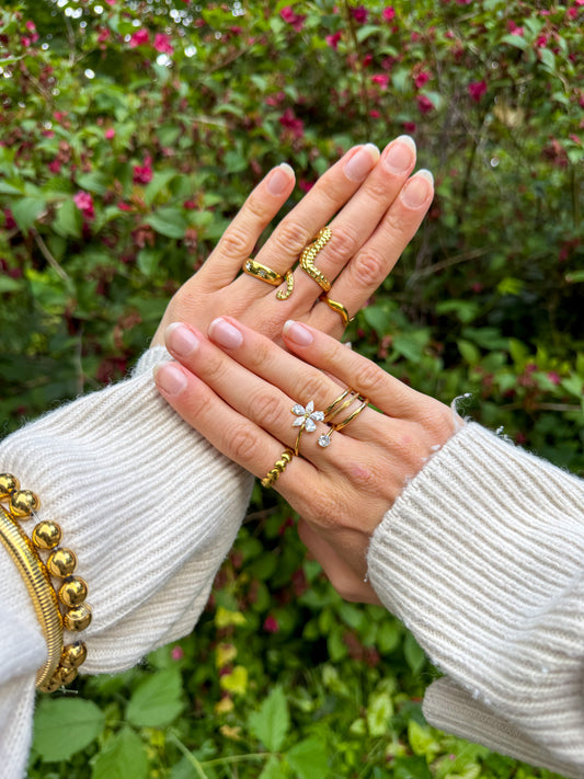 Shiny flower - ring